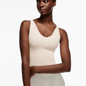 ARITZIA / Babaton Sculpt Knit Double V Tank / size L / color Matte Pearl